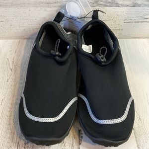 Mens Water Shoes Black/Grey Size L (11/12) NEW
